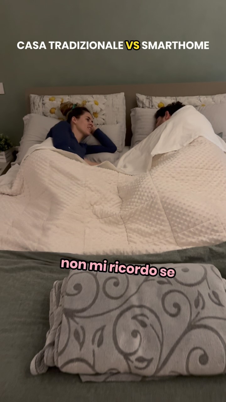 Smarthome vs Casa tradizionale: La Battaglia della Luce!💡⚔️😡